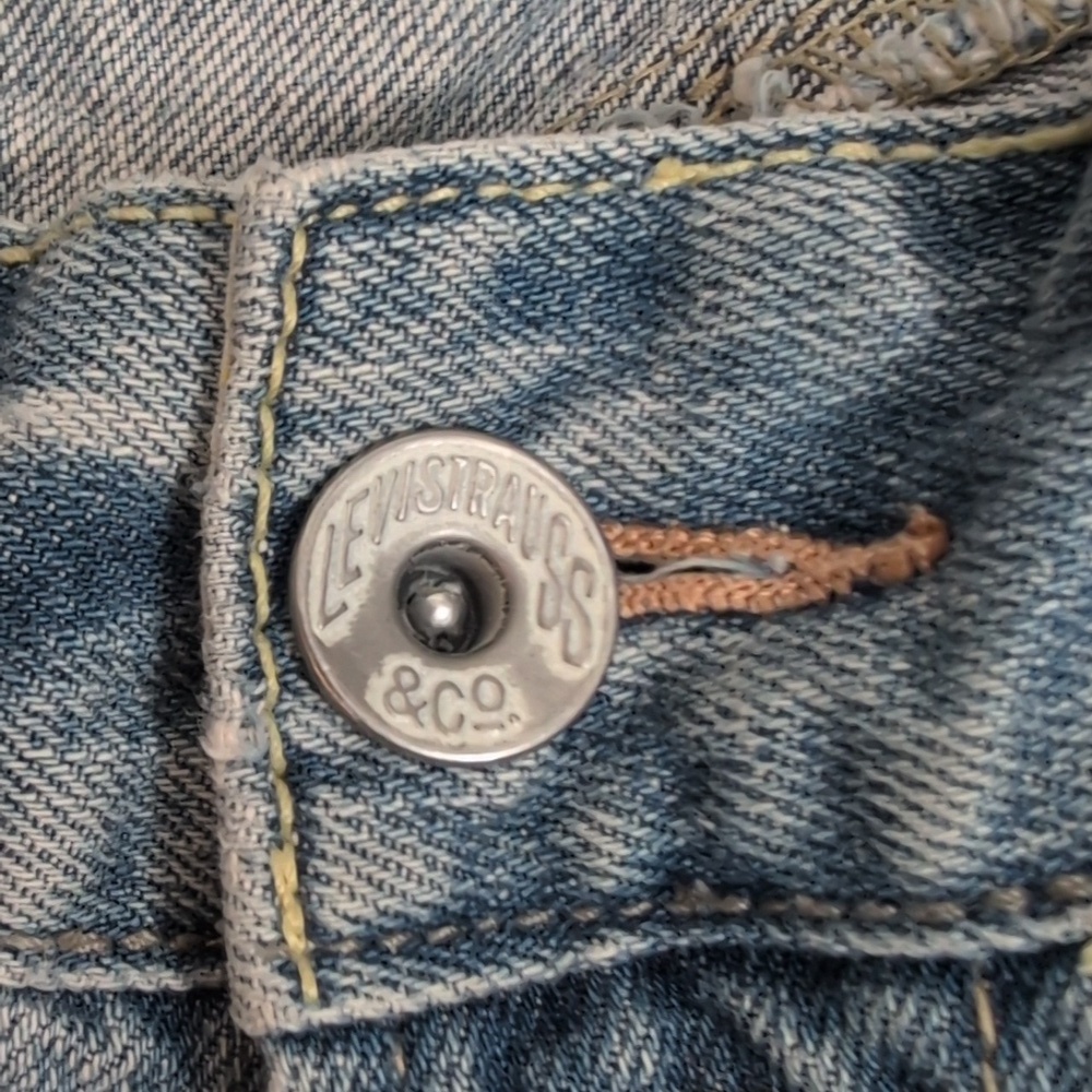 Levis 701 Slim Straight 30 Waist 32 Length Unique Stitching Details Lighter Wash - Picture 5 of 9